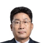 Ki-Hyung Lee